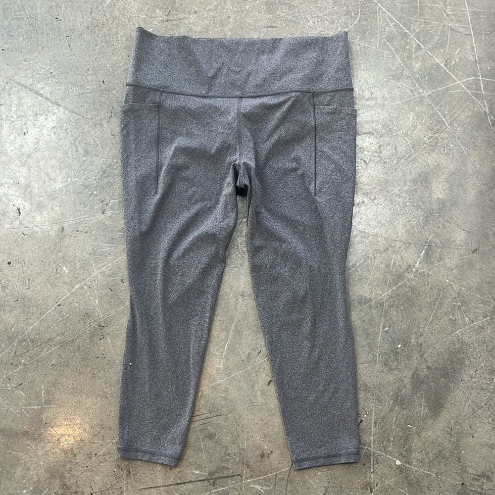 Athleta salutation stash Capri
